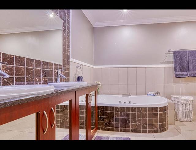 2 BEDROOM APARTMENT TO LET IN MORNINGSIDE